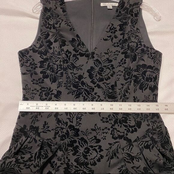 Simply Liliana Black Velvet Floral Print Dress‎ - Picture 5 of 8